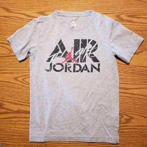 Boy's Air Jordan shirt Size Medium